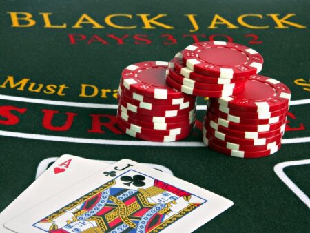 Assurances au blackjack : avantages, inconvénients et stratégies